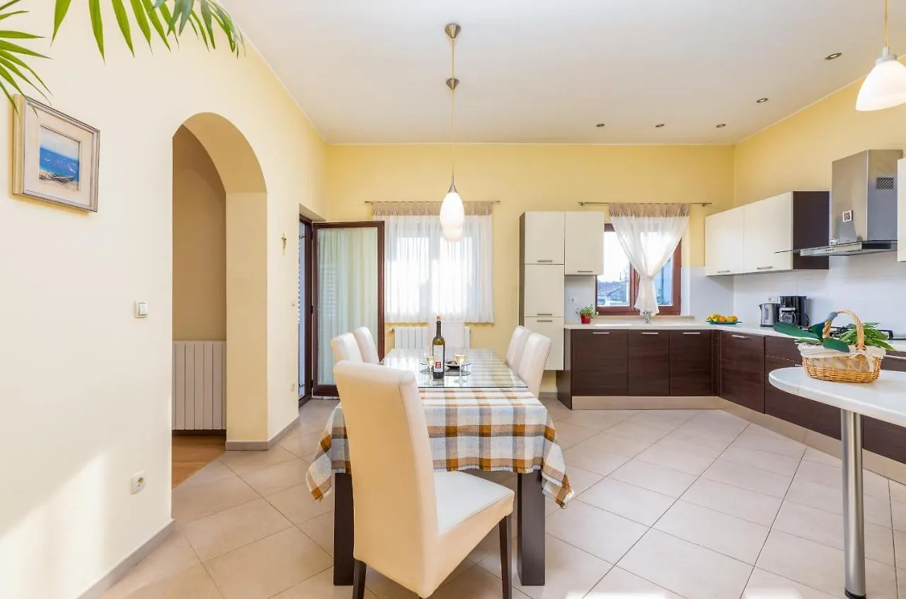 Apartment Luana A1 Fazana